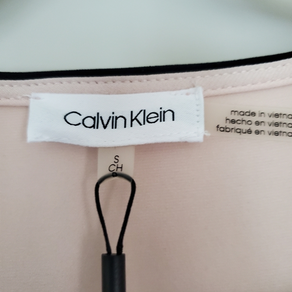 Calvin Klein Blush Color Block Top - Picture 4 of 10